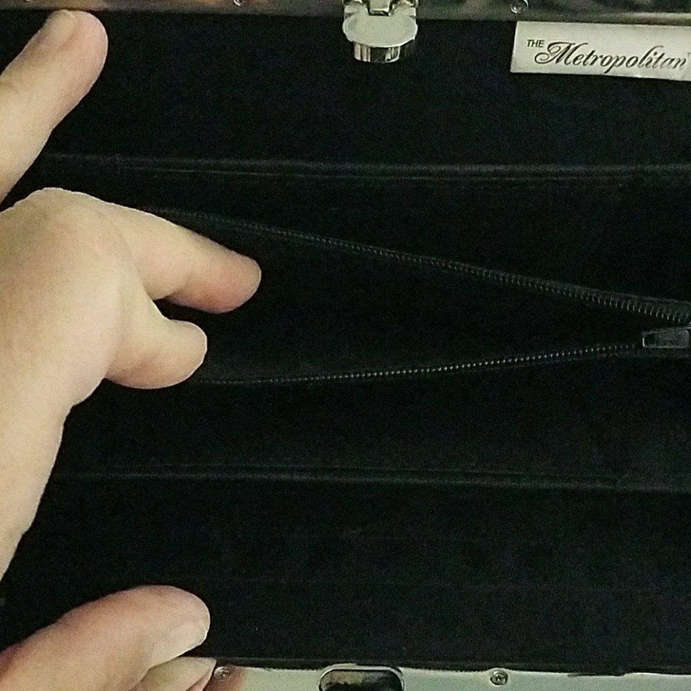 Clutch - Picture 5 of 8